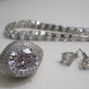 BELLA LUCE RING, EARRINGS AND BRACELET  SIZE 8 RING  NEW IN BOX